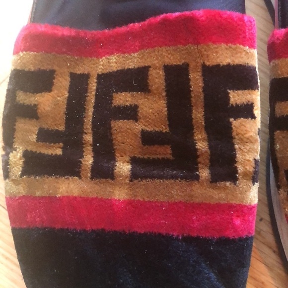 Fendi Slip On Flats, Black, Size 39 in Good Used Condition - Picture 2 of 13